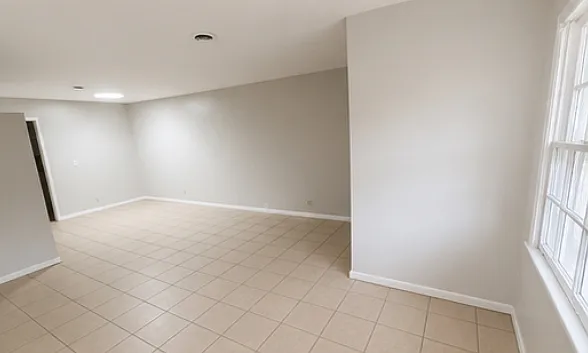 690 Huntington Pkwy #690 — Photo 3