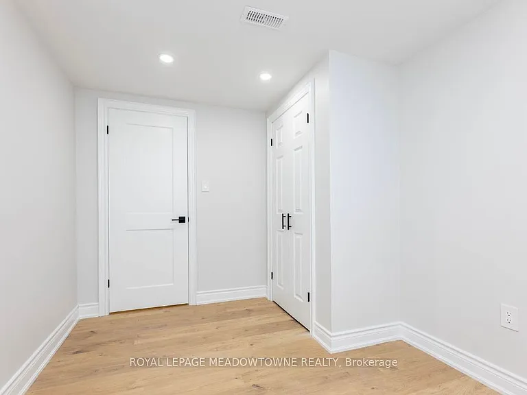 468 Gowland Cres #BASEMENT — Photo 23