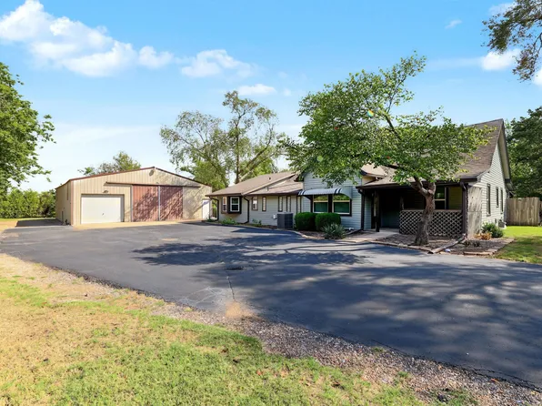 11724 E Pawnee Rd, Wichita, KS 67207