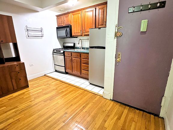 4th image of 218 W 14th St APT 7E