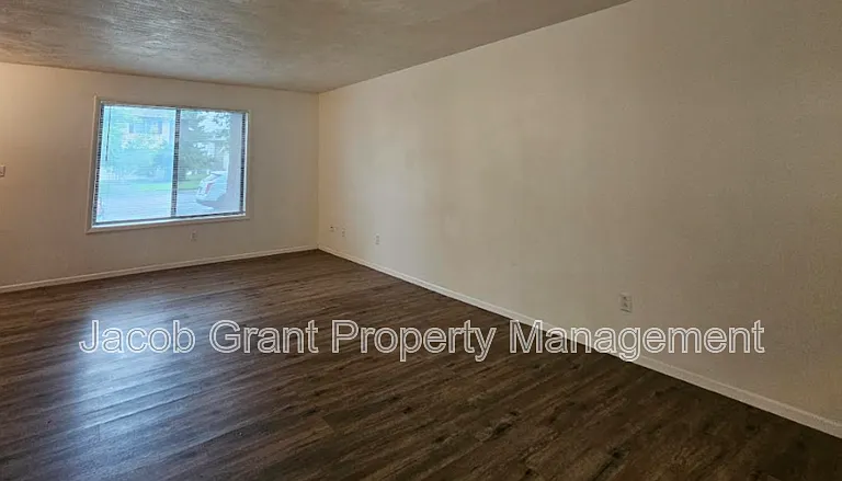 731 N Fanning Ave #735 — Photo 4
