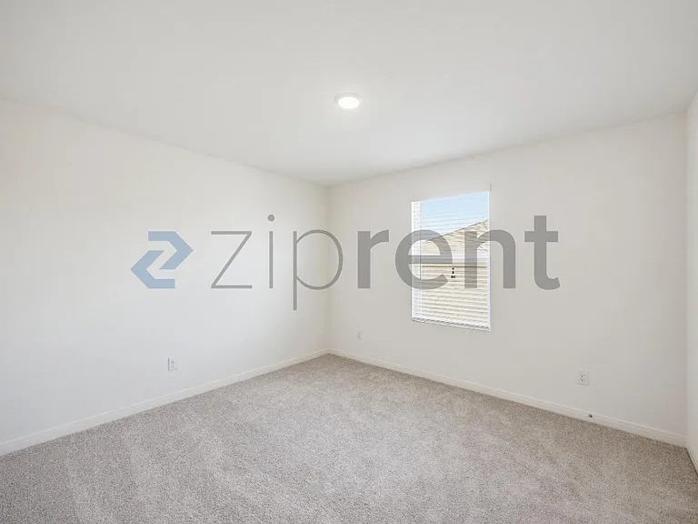 7536 Corral Smt — Photo 32