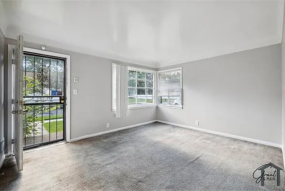 19401 Grandview St — Photo 5