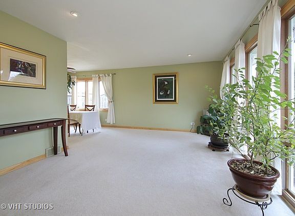 3rd image of 313 Crescent Dr