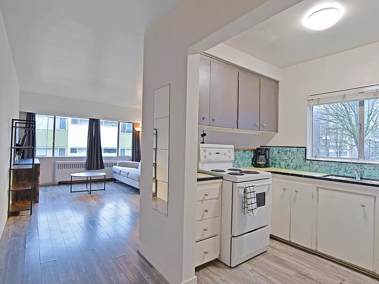 1540 Haro St #208 — Photo 8