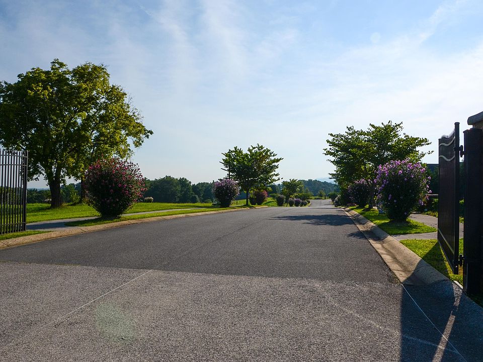 2nd image of 13 Park Place Ave Lot 13