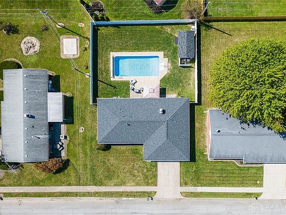 5th image of 778 Saxony Dr