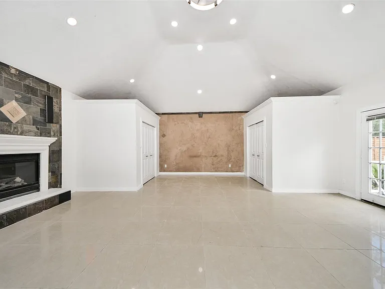15719 Baytree Dr — Photo 15