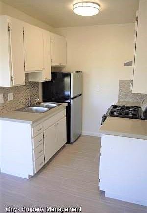 2nd image of 3065 Hawthorn St APT 9