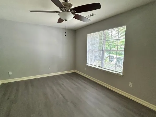 100 Biltford Ave, Rossville, GA 30741