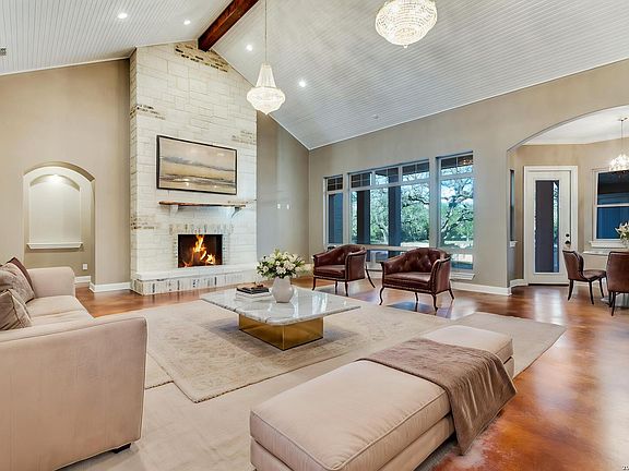 3rd image of 419 Rodalyn Drive