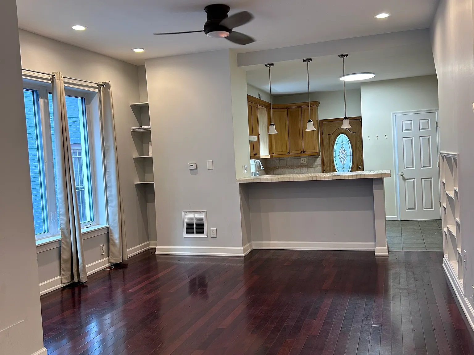 3 bed, 1.5 bath, 1484 sqft, $3,600 — Photo 3