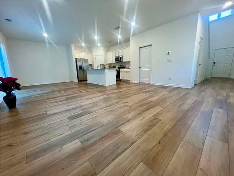 683 Evergreen Rd — Photo 11