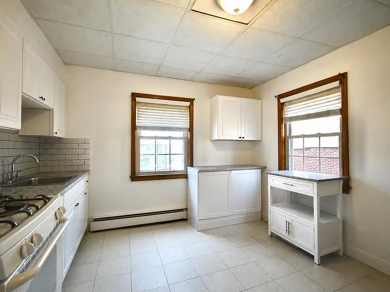 196 W 52nd St #2 — Photo 3