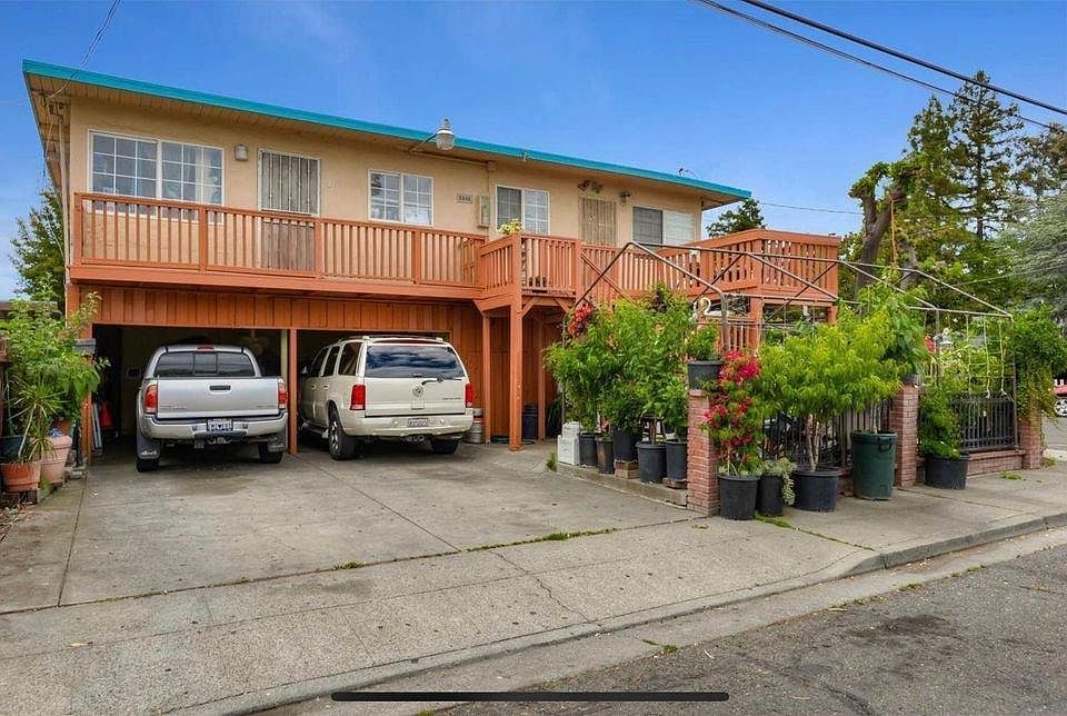 1st image of 2800 Curtis Ave #1
