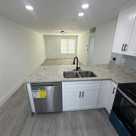 4328 Edgewater Dr #E104 — Photo 8
