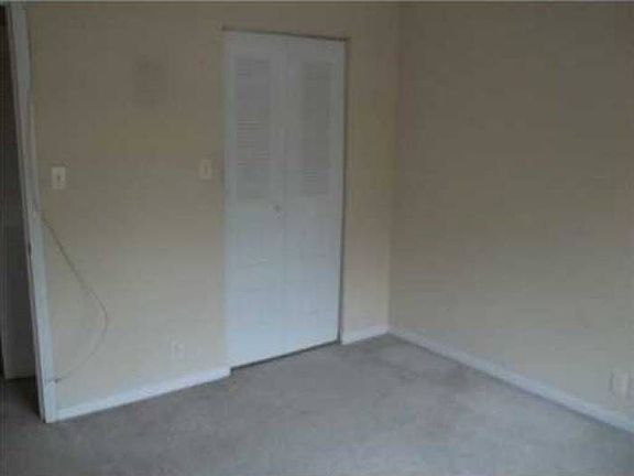 5th image of 1102 The Pointe Dr