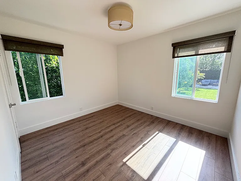 3507 S Cloverdale Ave — Photo 8