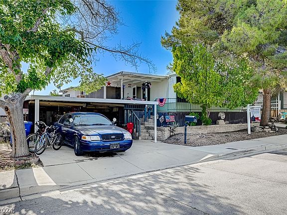 2nd image of 1406 Monterey Dr