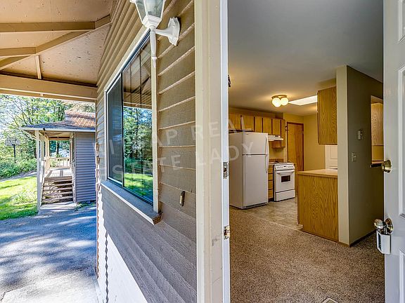 4th image of 4079 Dogwood Dr NE