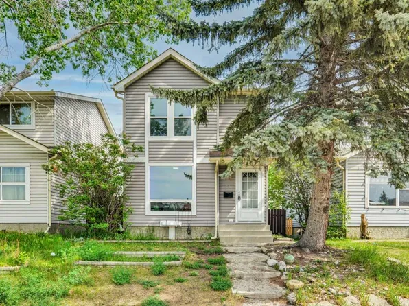 74 S Castledale Way NE, Calgary, AB T3J 2A2