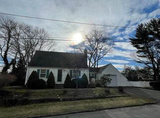 128 Greylawn Ave, Warwick, RI 02889