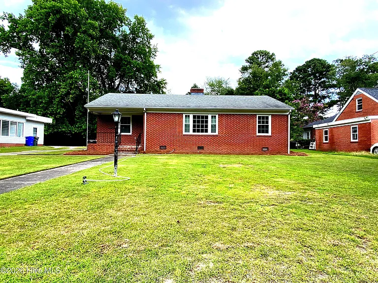 1710 S Elm St — Photo 1