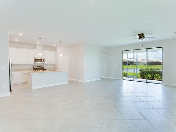 4th image of 15890 Islandwalk Ave