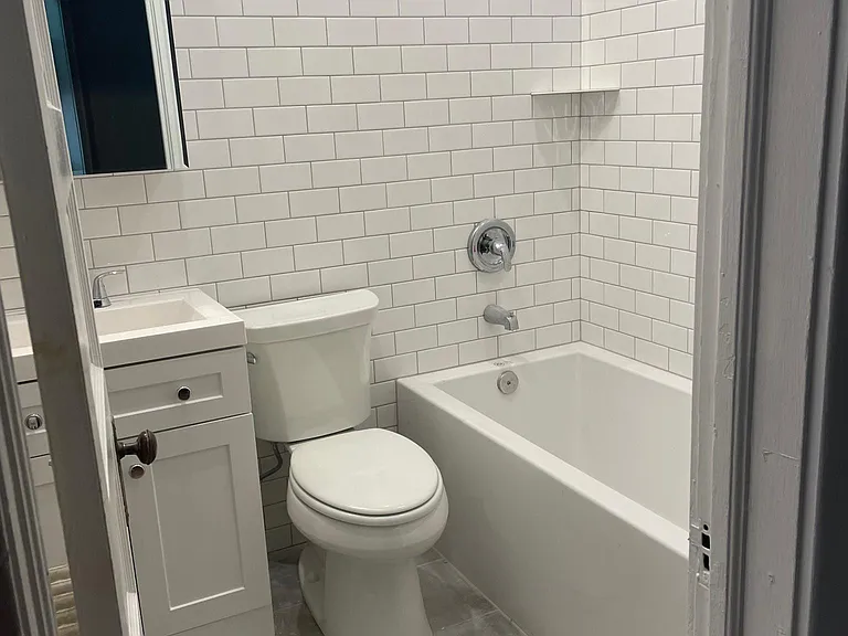 2957 N California Ave #1S — Photo 3