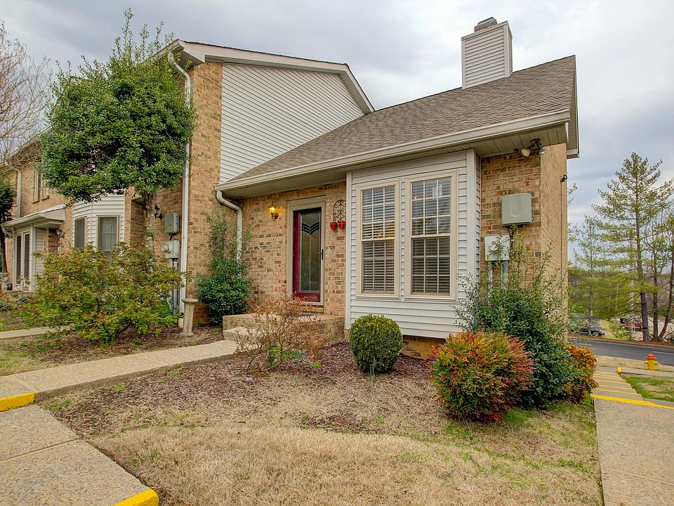 1st image of 12 Magnolia Sq #12