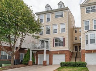 2522 Pascal Pl #201, Oak Hill, VA 20171