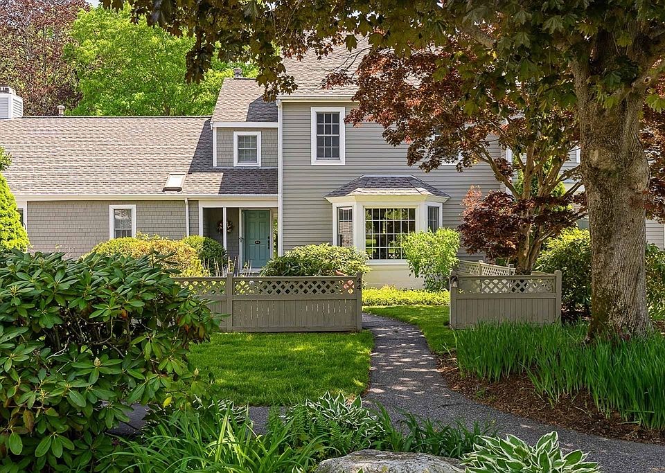 1st image of 44 Floret Cir #44