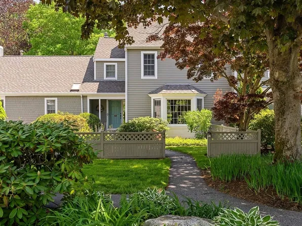44 Floret Cir #44, Hingham, MA 02043