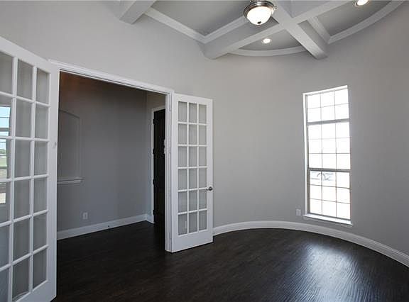 3rd image of 517 Eloise Dr