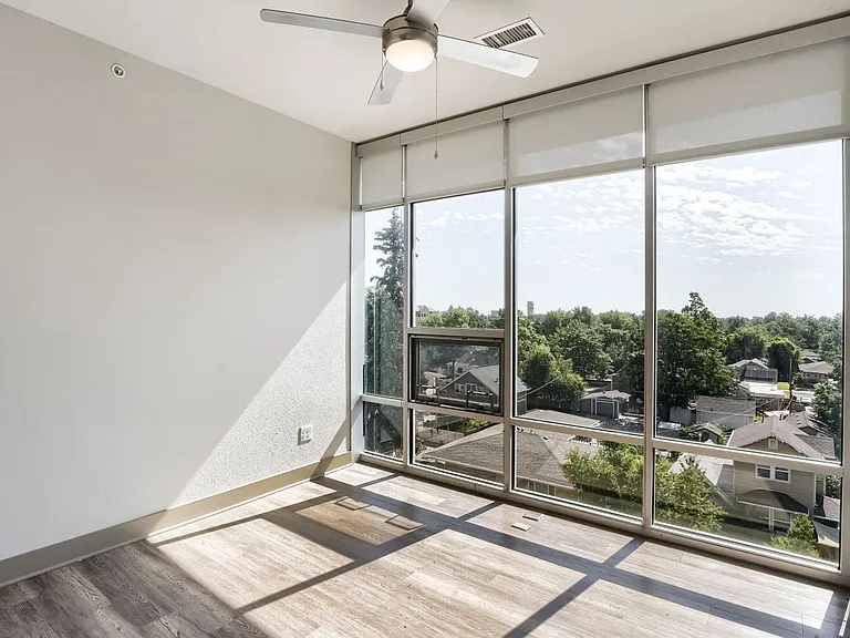 4923 King St — Photo 146