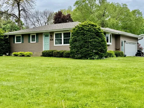 400 7th St NE, Stewartville, MN 55976