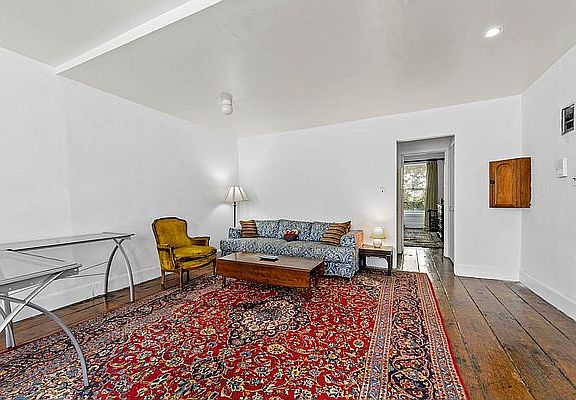2nd image of 456 W 44th St APT 3