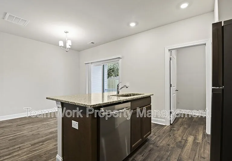 101 Langley Dr #C — Photo 7