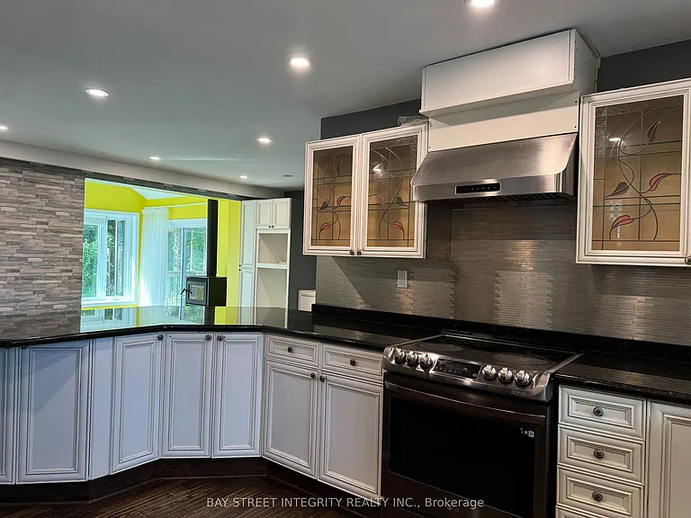 1339 Pinegrove Rd — Photo 6