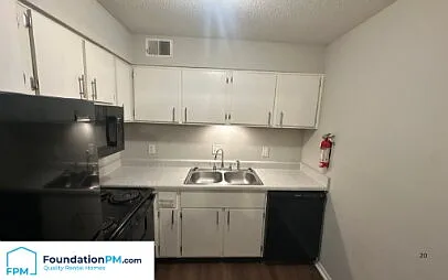 3949 Macon Rd #4 — Photo 3