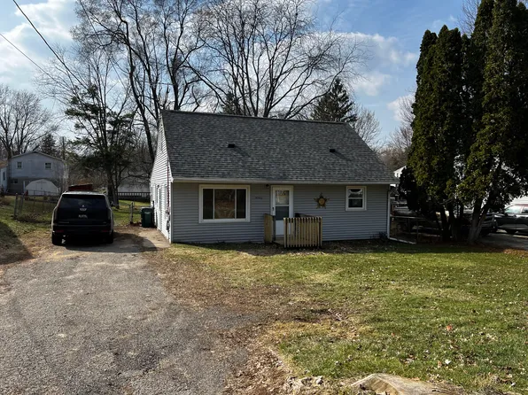 5902 Hilliard Rd, Lansing, MI 48911