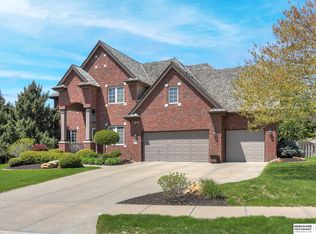 16160 Bedford Ave, Omaha, NE 68116