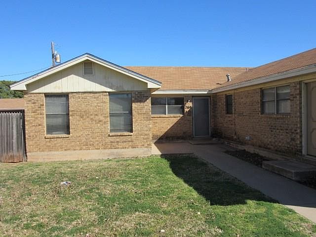 1st image of 709 Chaparral Cir