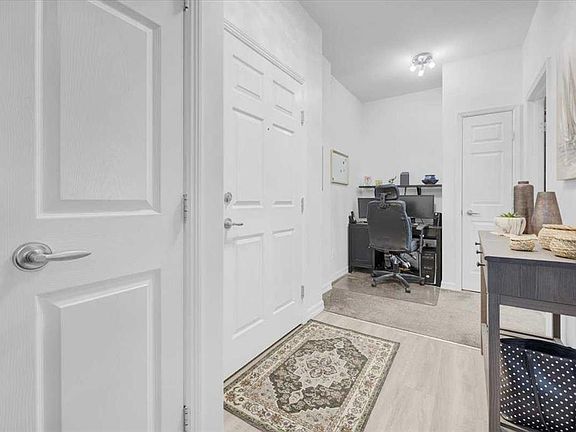 4th image of 92 Crystal Shores Rd #2408