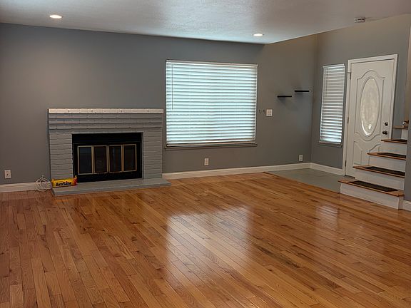 4th image of 36790 Nichols Ave
