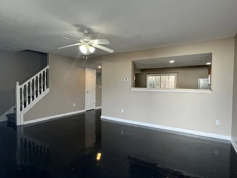1496 N Kinser Pike — Photo 39