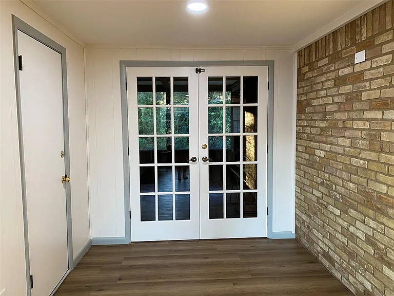 5811 Highland Hills Dr — Photo 18