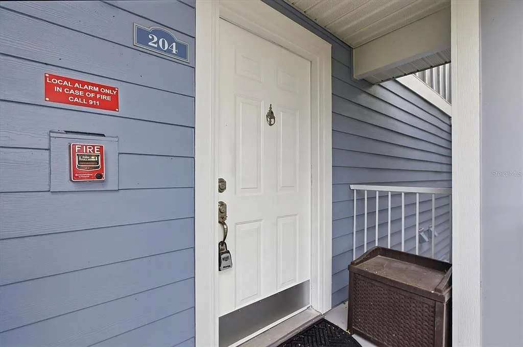 Building Photo - 2504 Grassy Point Dr #204