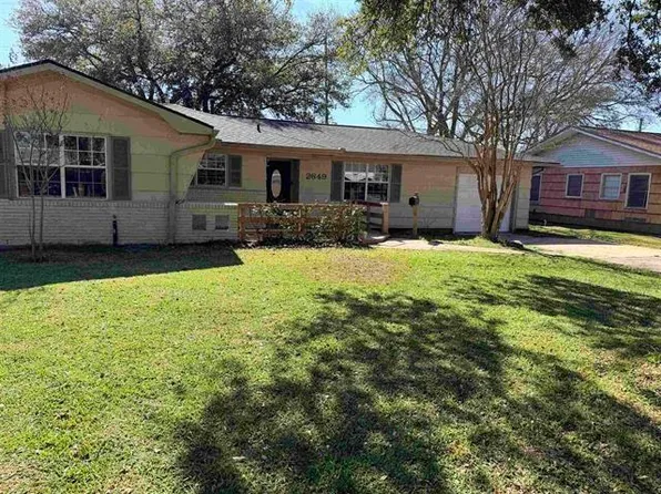 2649 Azalea Ln, Groves, TX 77619