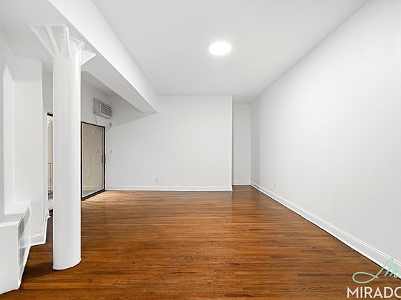 5th image of 10 E 13th St APT 3G